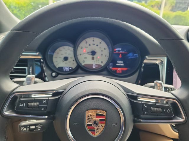 Used 2024 Porsche Macan AWD/4WD image 22