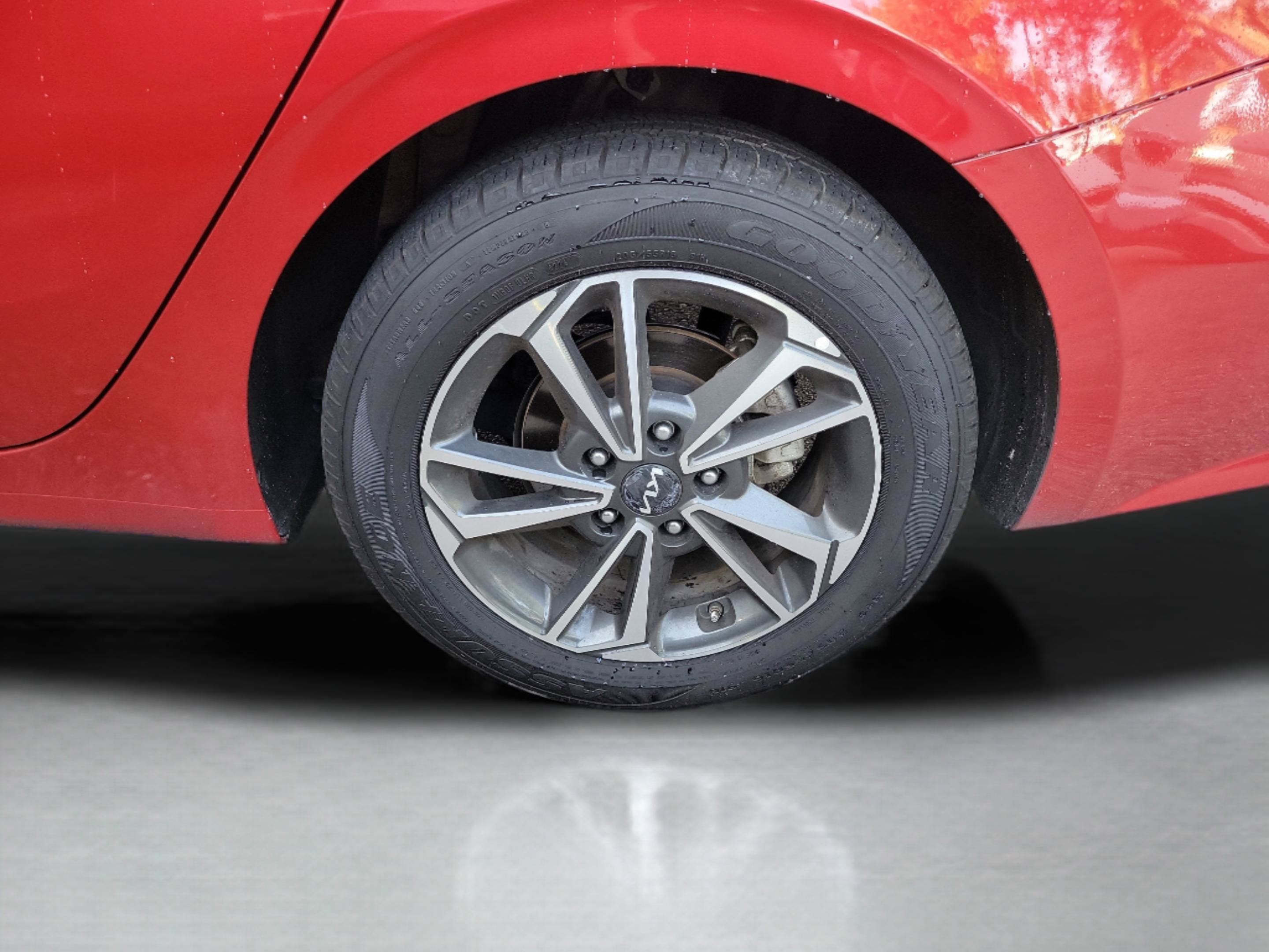 Certified 2024 Kia Forte LXS FWD image 28
