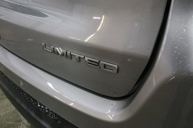 Used 2022 Jeep Compass Limited w/ Sun and Sound Group image 11