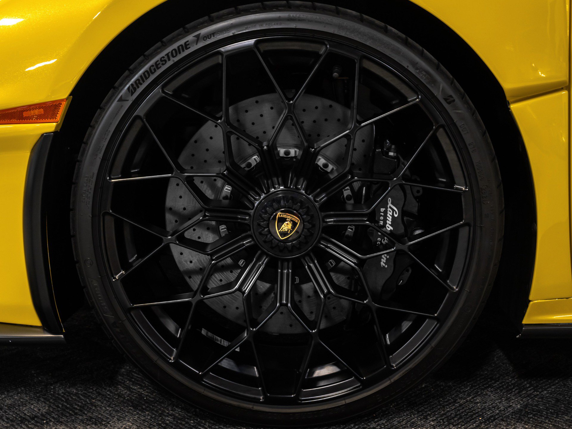 Used 2022 Lamborghini Huracan STO RWD image 33