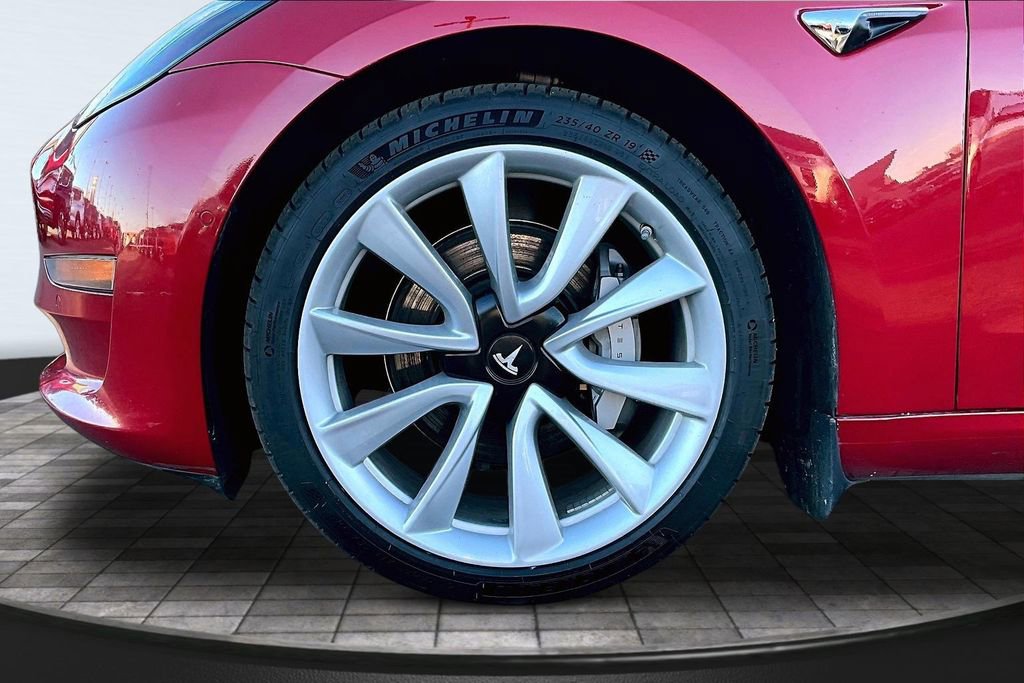 Used 2018 Tesla Model 3 Long Range image 9