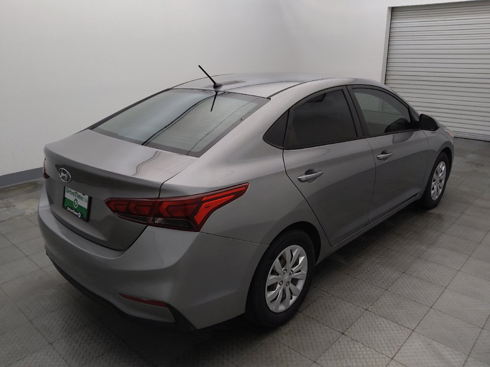 Used 2021 Hyundai Accent SE FWD image 9