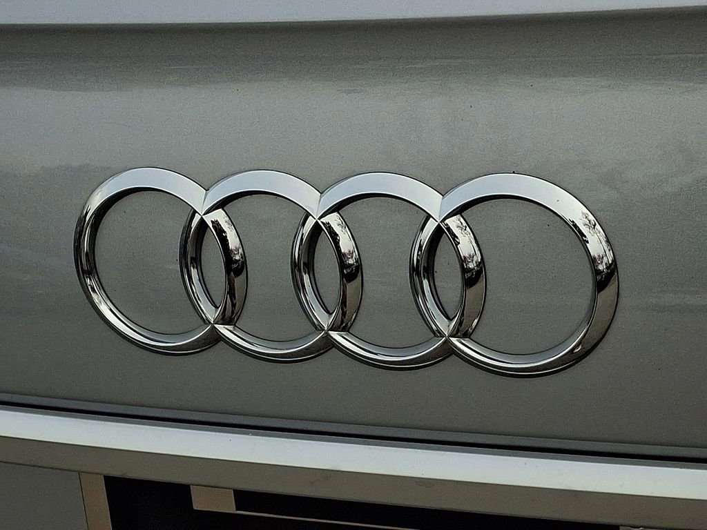 Used 2023 Audi Q5 2.0T Premium w/ Convenience Package image 32