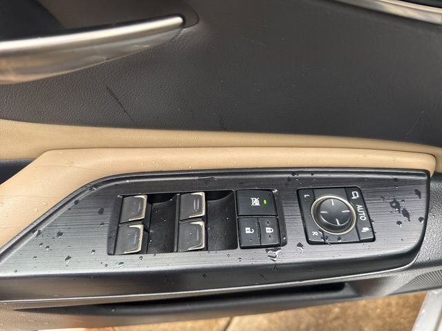 Used 2021 Lexus ES 300h w/ Accessory Package image 12