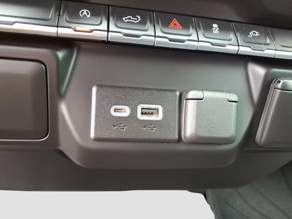 Used 2021 Chevrolet Silverado 1500 Custom AWD/4WD image 23