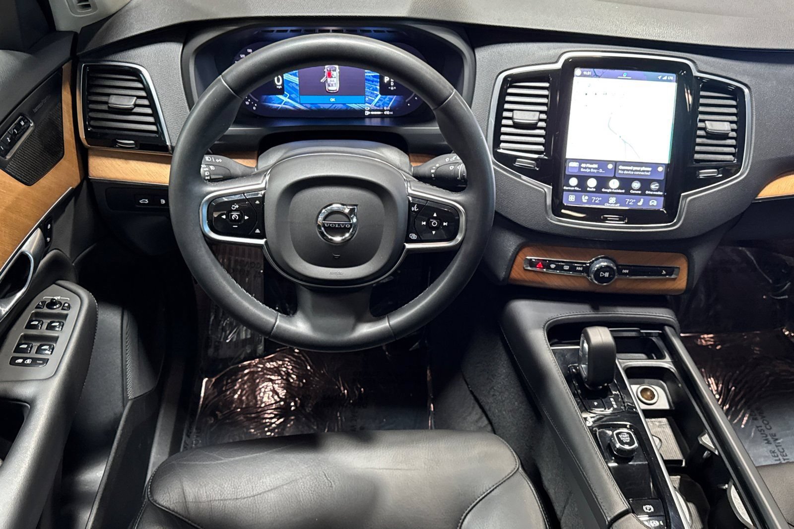 Certified 2023 Volvo XC90 T8 Plus w/ Protection Package Premier AWD/4WD image 17