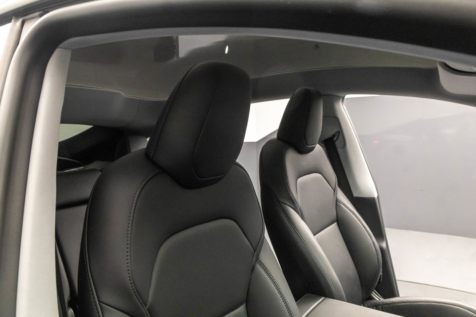 Used 2026 Tesla Model Y AWD image 38