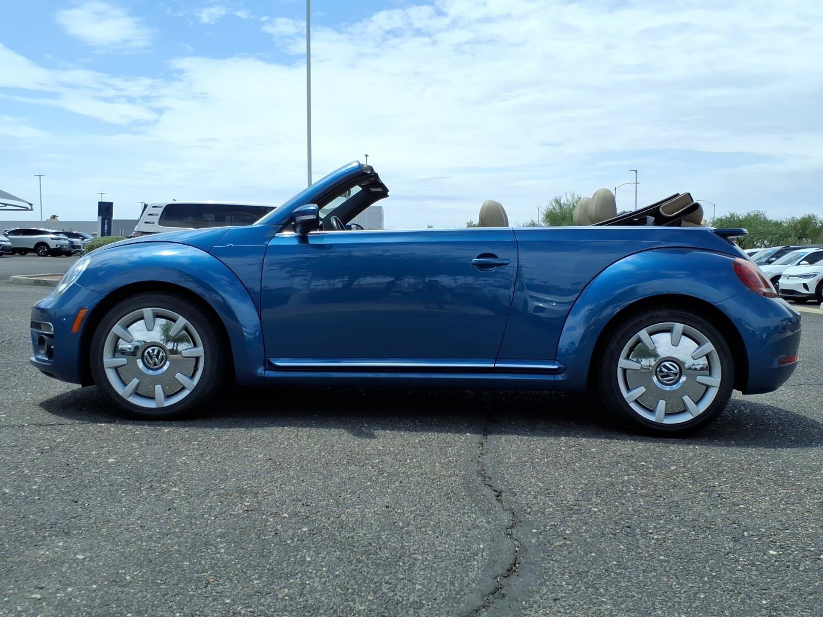 Used 2019 Volkswagen Beetle 2.0T SE w/ SE Premium Package FWD image 4