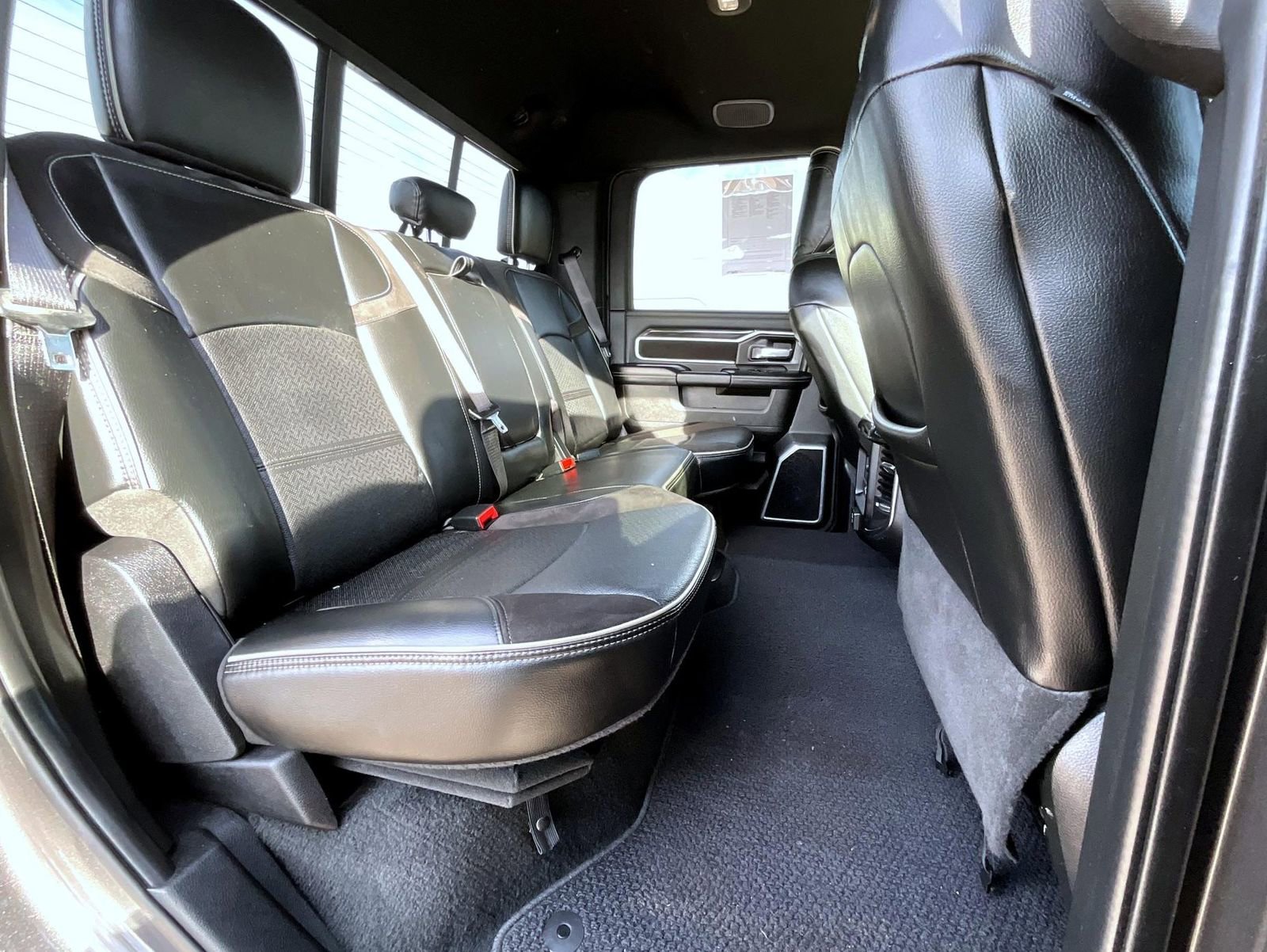 Used 2022 RAM 3500 Laramie w/ Night Edition image 18