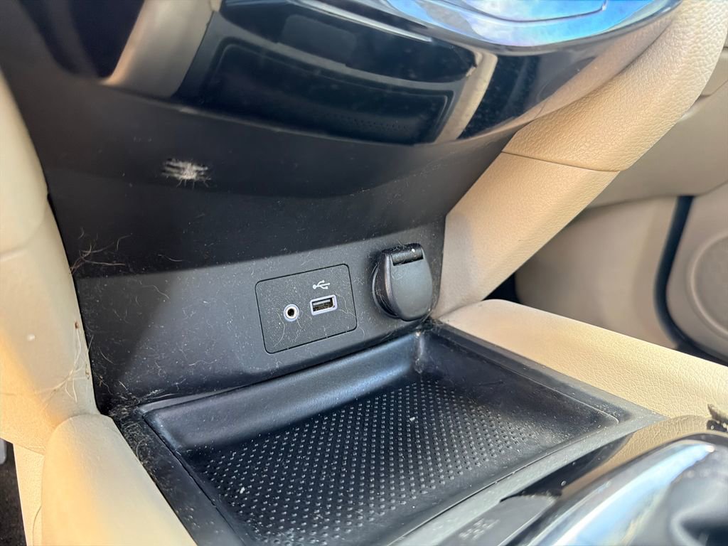 Used 2018 Nissan Rogue SV w/ Premium Package FWD image 38