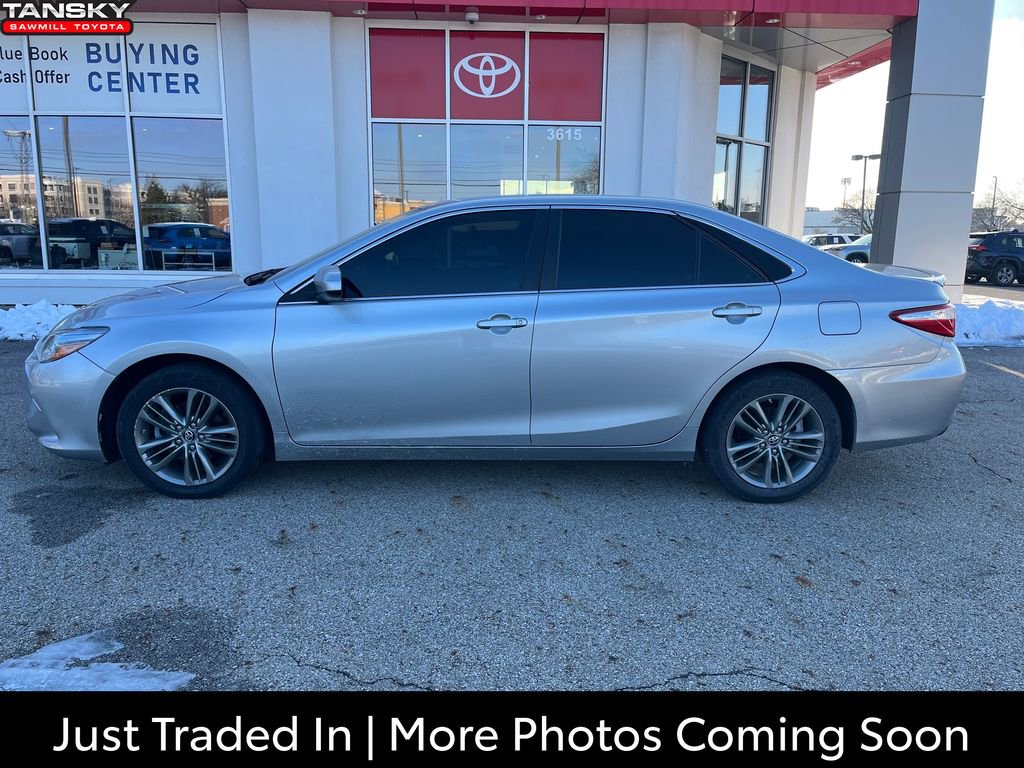 Certified 2017 Toyota Camry SE image 1