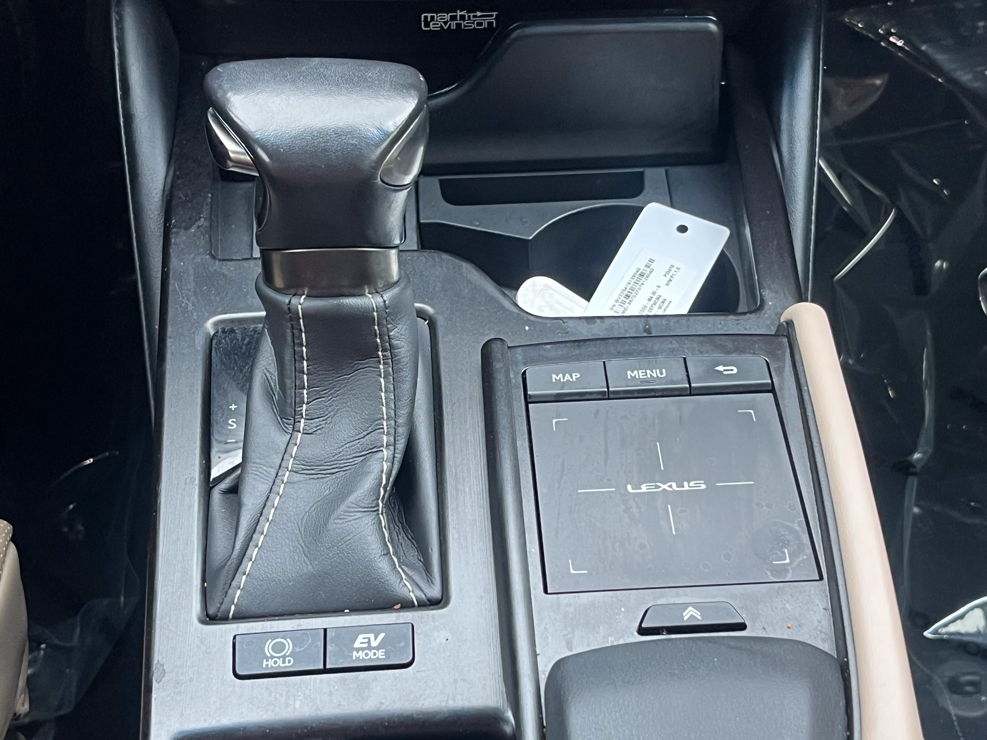 Used 2019 Lexus ES 300h Ultra Luxury w/ Accessory Package 2 FWD image 21