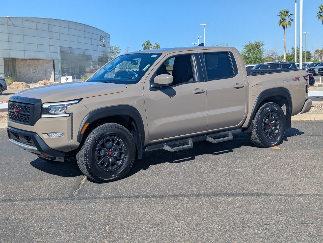 Certified 2022 Nissan Frontier PRO-4X w/ Pro-4X Premium Package AWD/4WD image 2