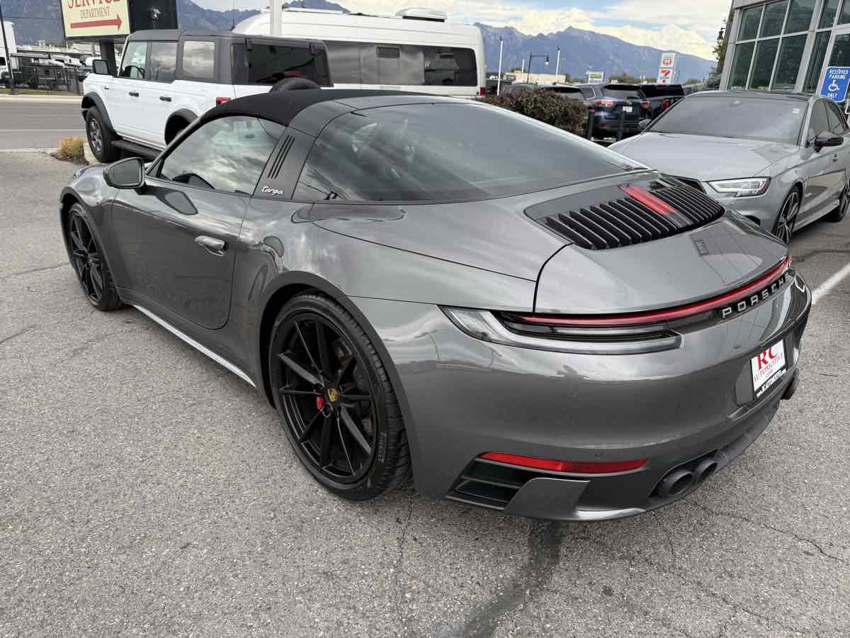 Used 2021 Porsche 911 AWD/4WD image 8