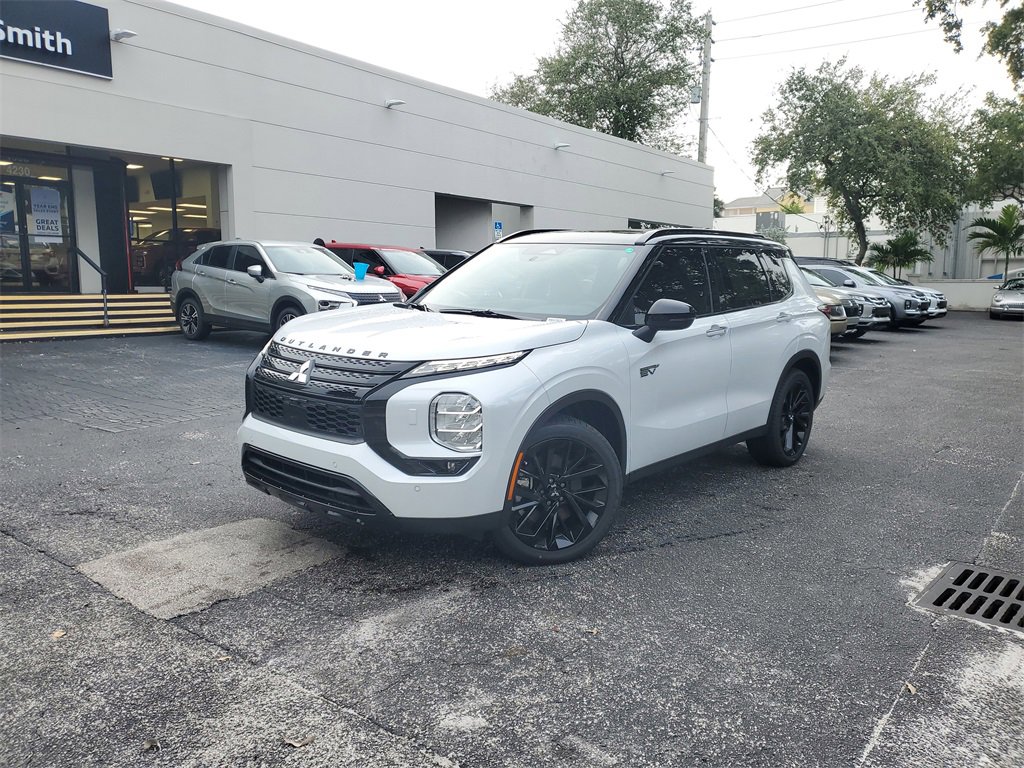 New 2025 Mitsubishi Outlander SEL Black Edition image 3