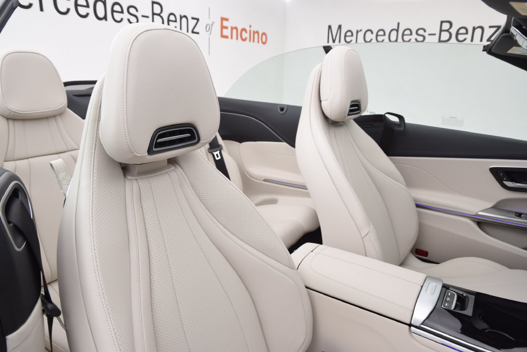 New 2027 Mercedes-Benz CLE 300 4MATIC Cabriolet image 18