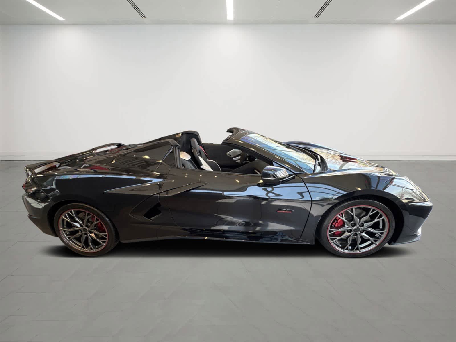 Used 2023 Chevrolet Corvette Stingray Premium Conv w/ Z51 Performance Package RWD image 6