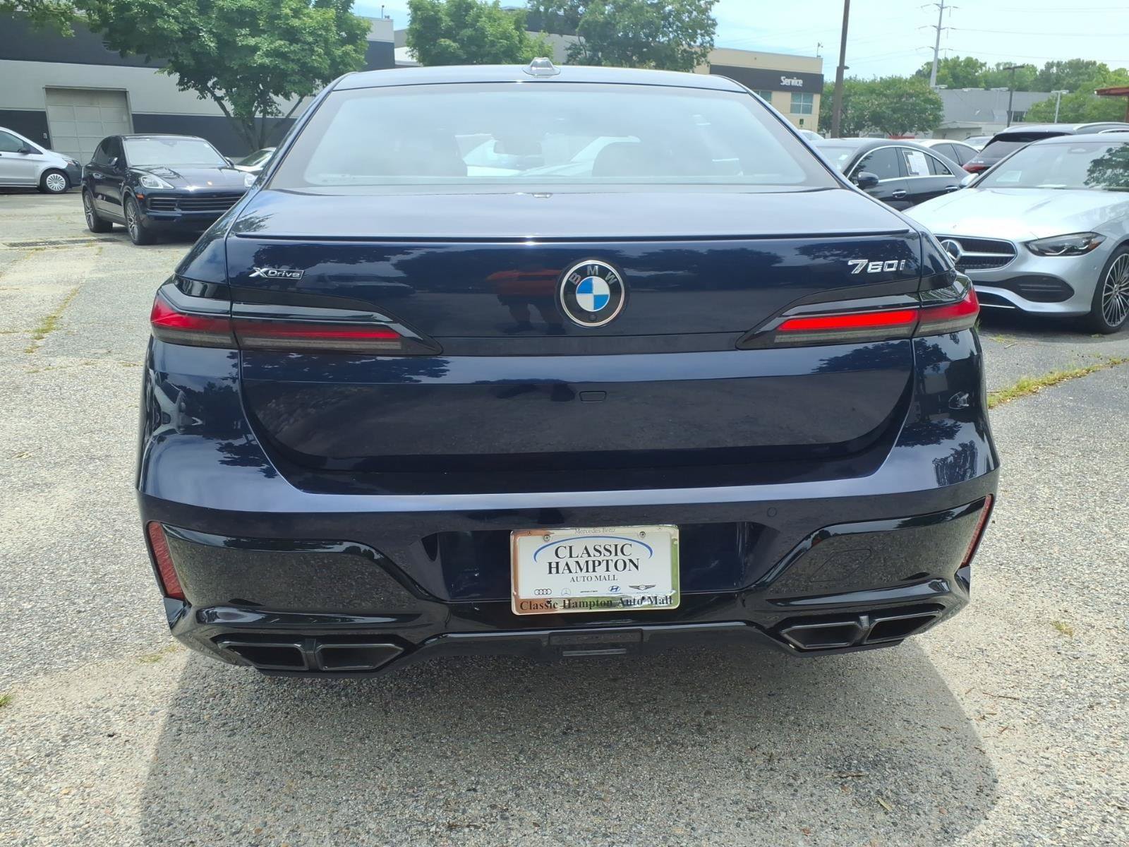 Used 2024 BMW 760i xDrive w/ Premium Package AWD/4WD image 7