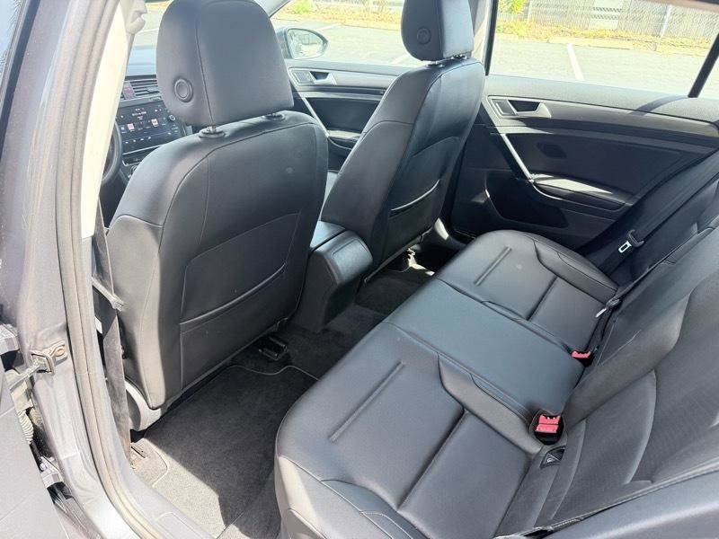 Used 2019 Volkswagen Golf SE w/ Driver Assistance Package image 18