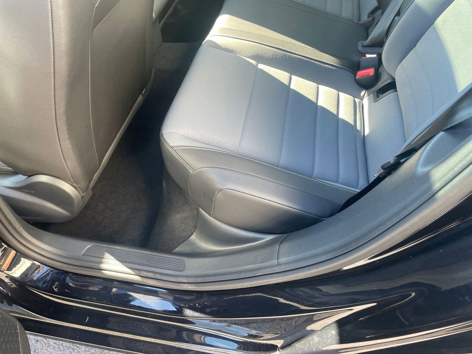 Used 2025 Volkswagen Jetta SE image 25