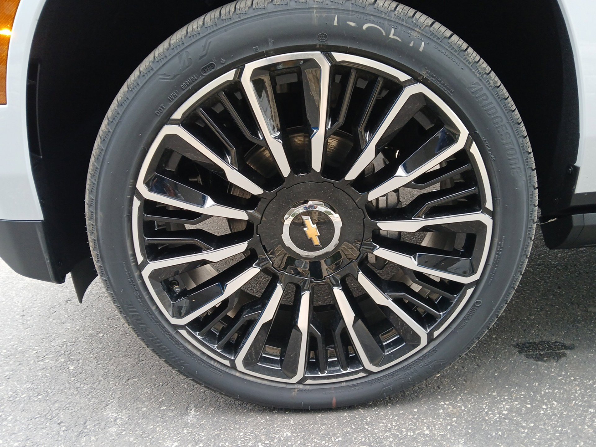 New 2026 Chevrolet Suburban High Country image 31