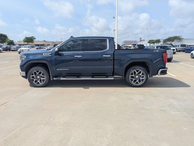 Used 2022 GMC Sierra 1500 SLT w/ SLT Convenience Package image 8