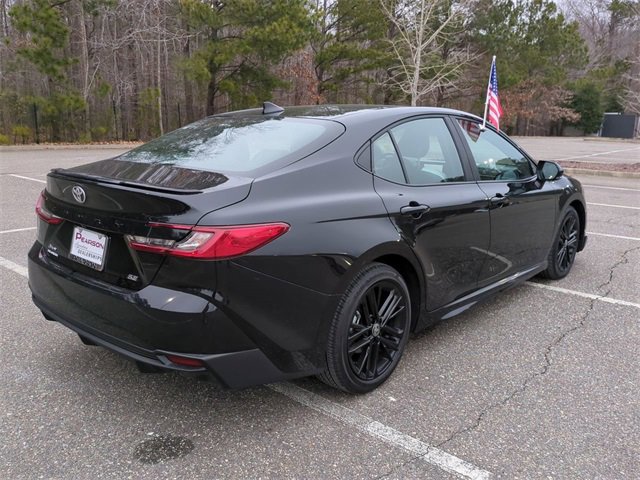 Used 2025 Toyota Camry SE image 4
