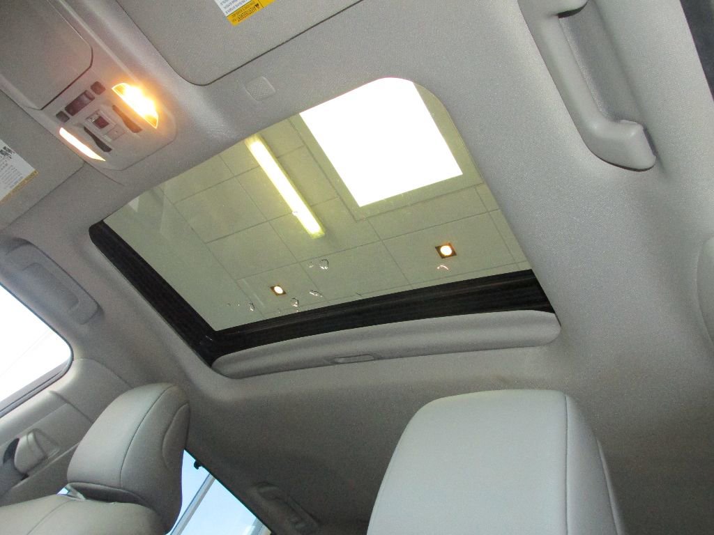 Used 2022 Toyota Highlander XLE image 6