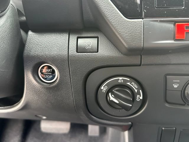 Used 2025 Nissan Frontier PRO-4X AWD/4WD image 37