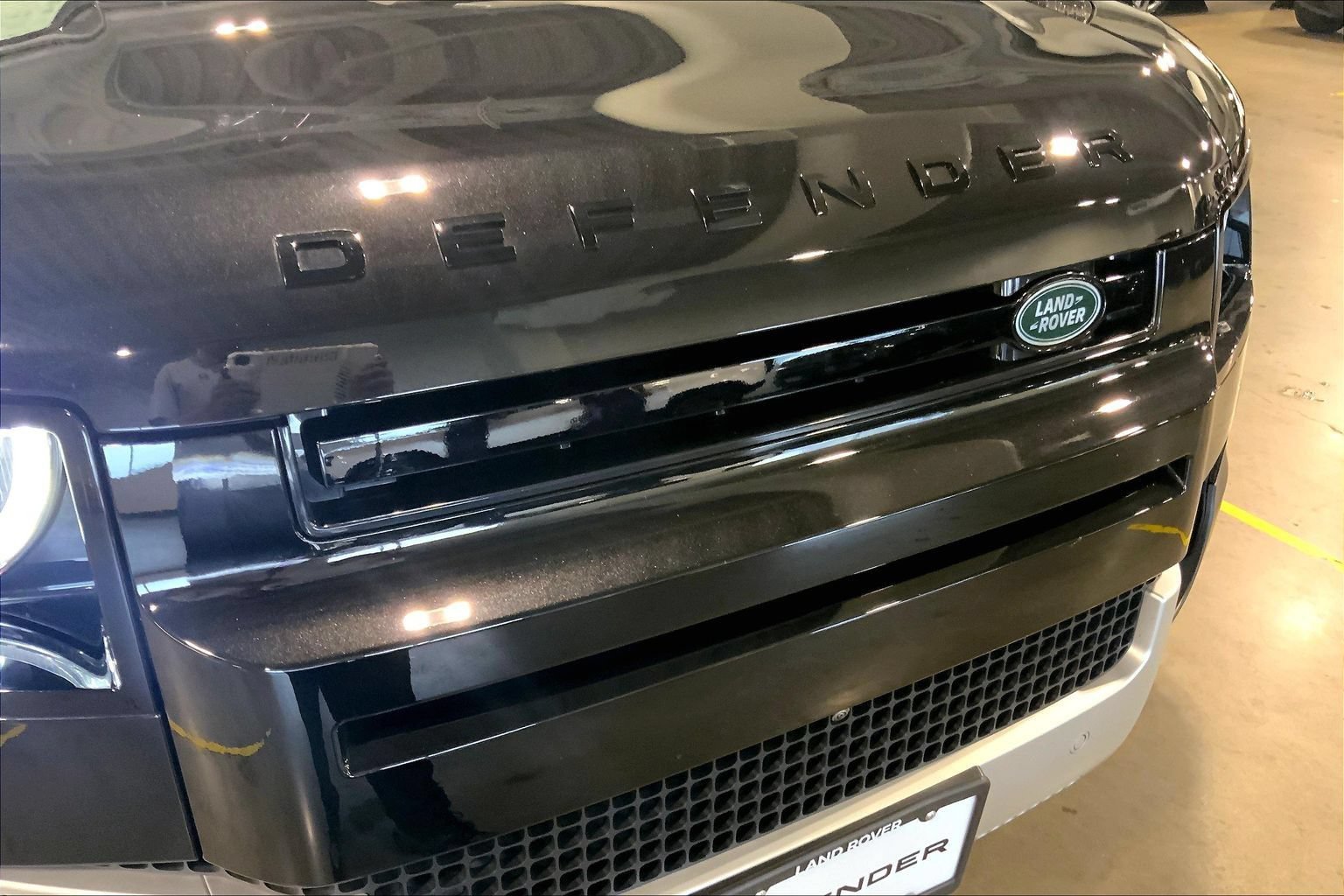 Certified 2025 Land Rover Defender 110 S AWD/4WD image 30