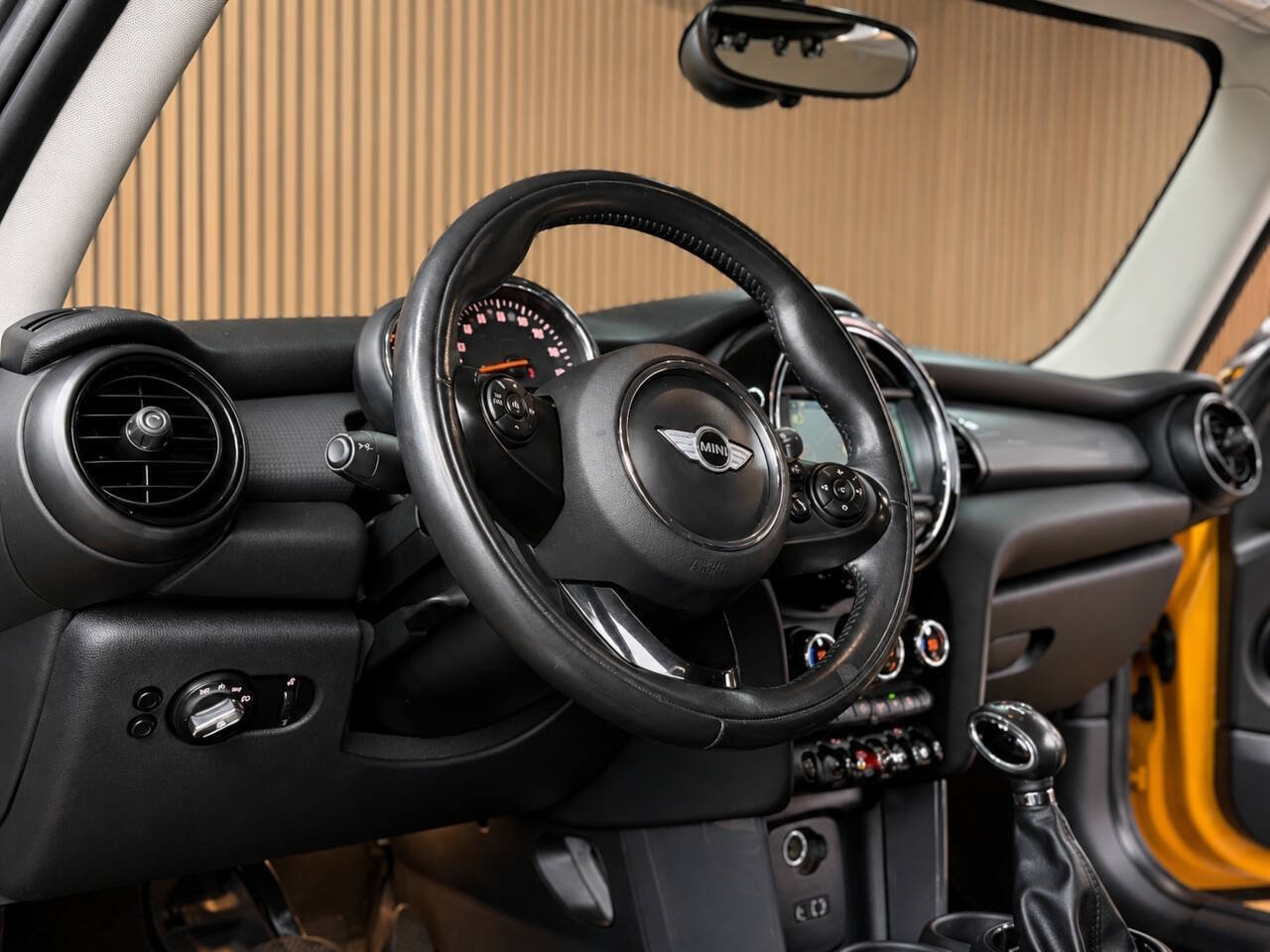 Used 2018 MINI Cooper 2-Door Hardtop FWD image 8