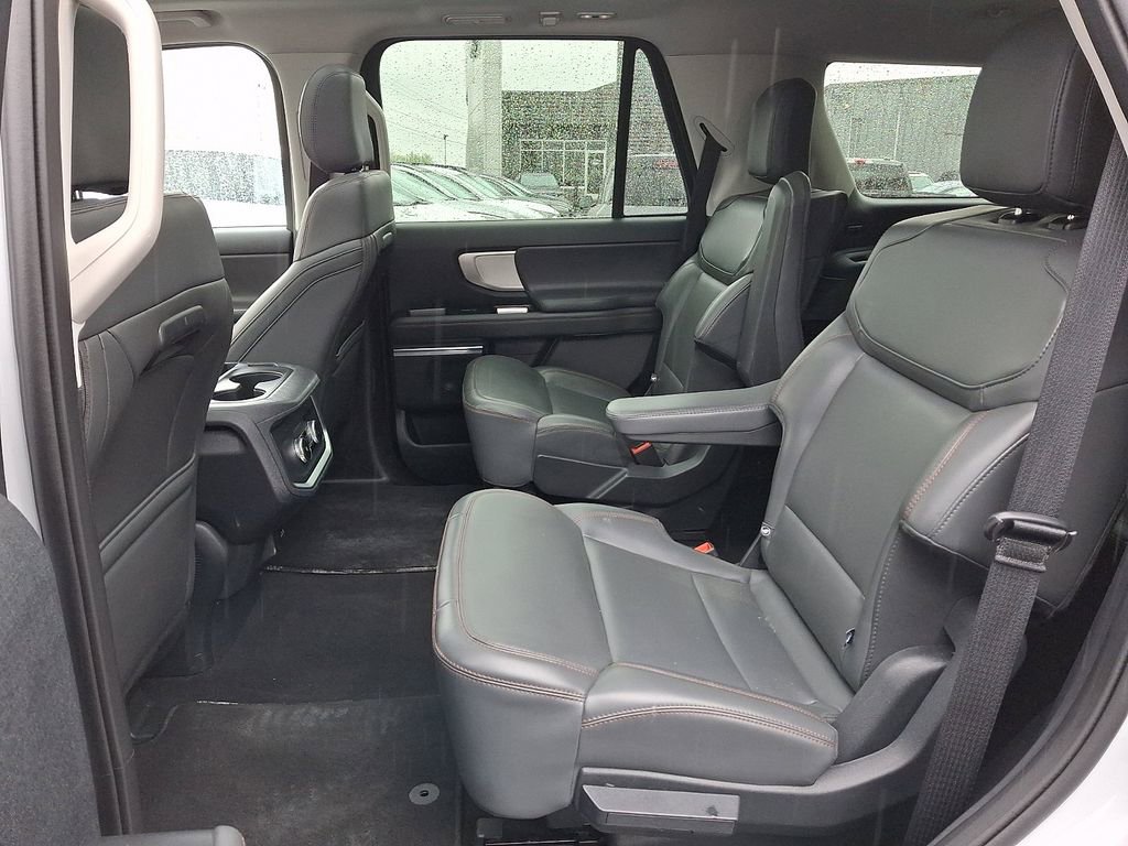 Used 2025 Ford Expedition Active AWD/4WD image 10