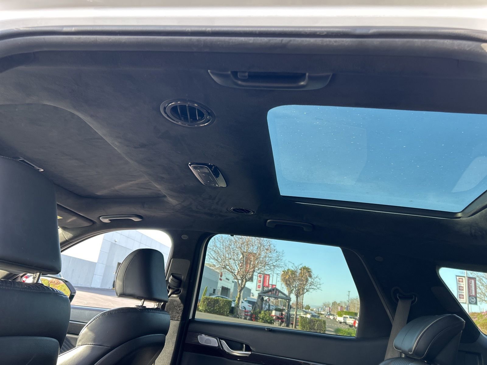 Used 2024 Hyundai Palisade Calligraphy image 7