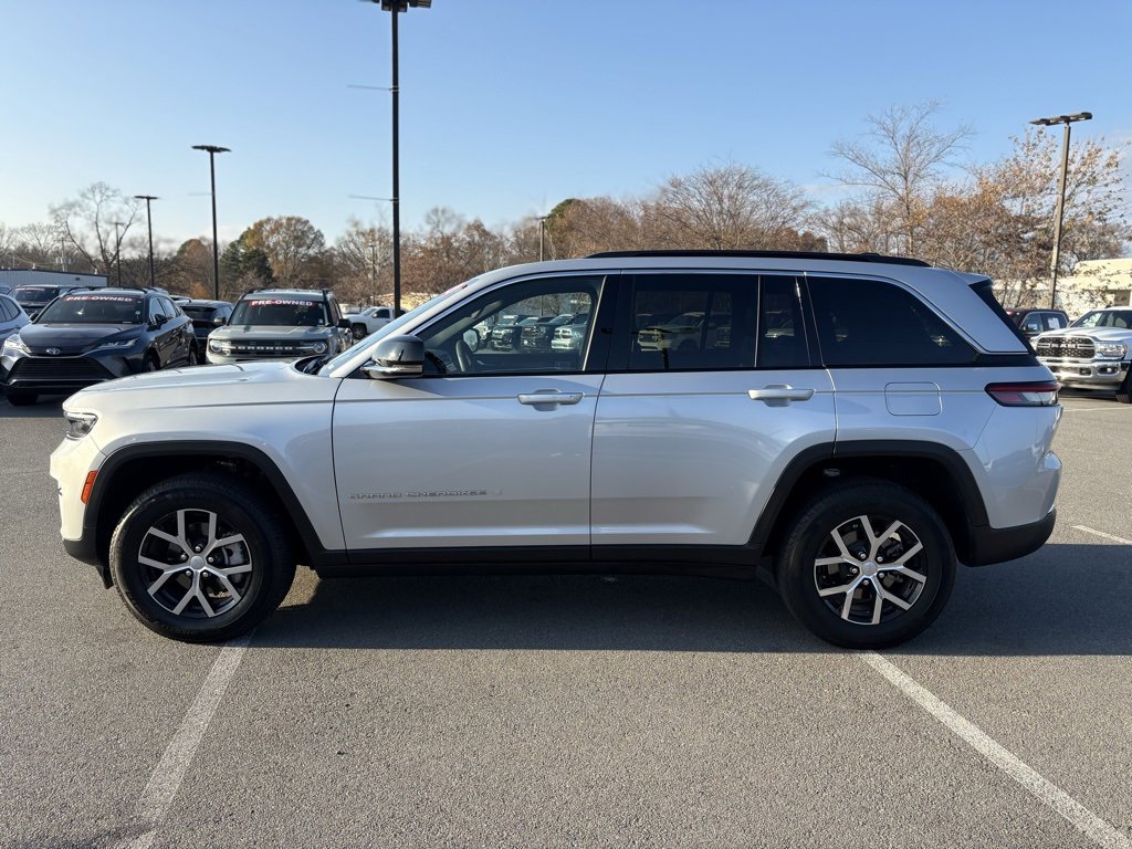 Used 2024 Jeep Grand Cherokee Limited w/ Trailer Tow Package image 4