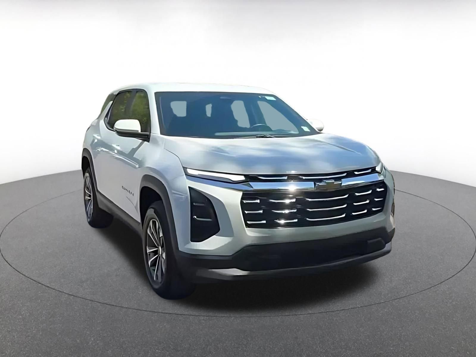 Used 2025 Chevrolet Equinox LT AWD/4WD image 3