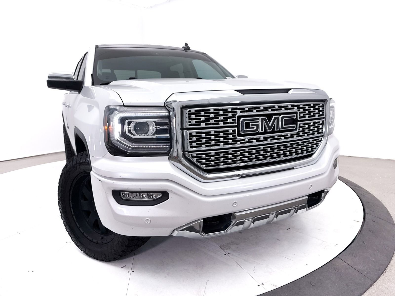 Used 2018 GMC Sierra 1500 Denali AWD/4WD image 7