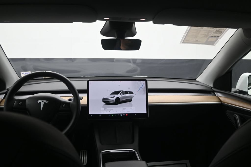Used 2023 Tesla Model Y Performance AWD/4WD image 9