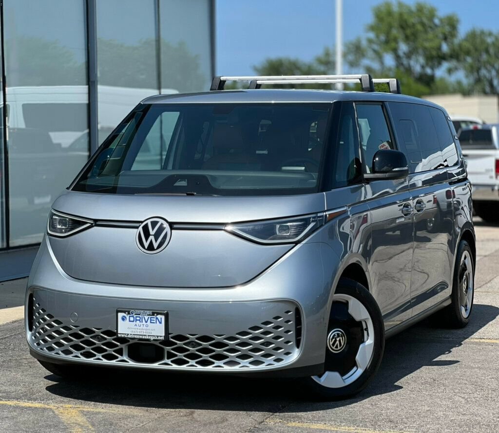Used 2025 Volkswagen ID. Buzz Pro S RWD image 29