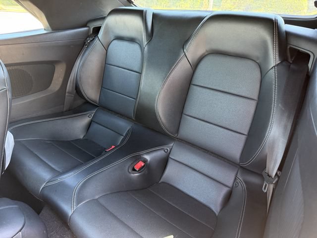 Used 2019 Ford Mustang Premium RWD image 22