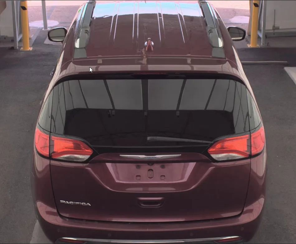 Used 2018 Chrysler Pacifica Touring-L FWD image 5