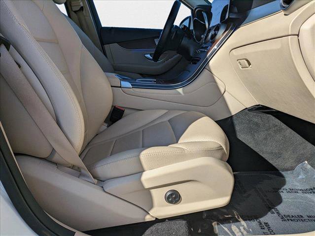 Used 2021 Mercedes-Benz GLC 300 GLC 300 w/ Premium Package image 20