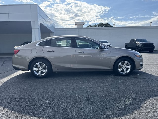 Used 2023 Chevrolet Malibu LT w/ Driver Confidence Package FWD image 2