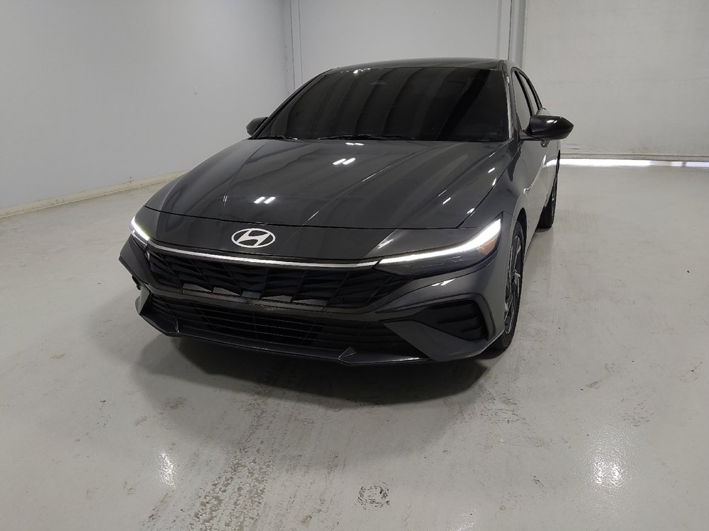 Used 2025 Hyundai Elantra Sport FWD image 15