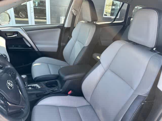 Used 2017 Toyota RAV4 Limited AWD/4WD image 5