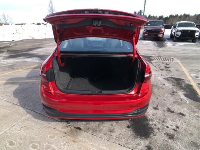 Used 2025 Volkswagen Jetta SE image 23