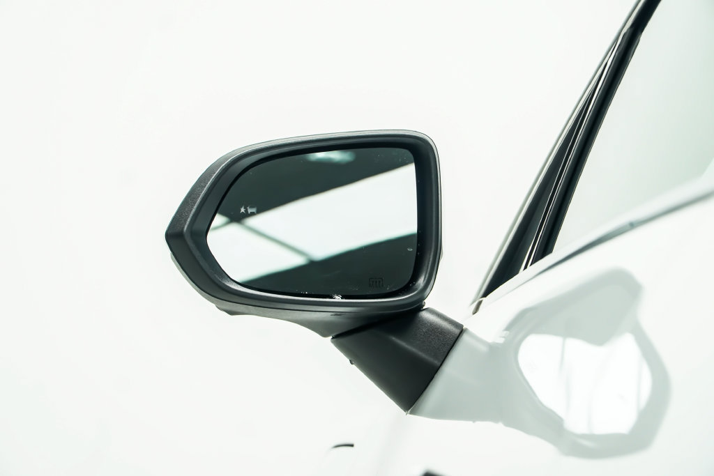 Used 2026 Chevrolet Equinox EV LT FWD image 19