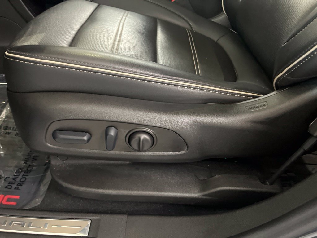 Used 2022 GMC Acadia Denali AWD/4WD image 54