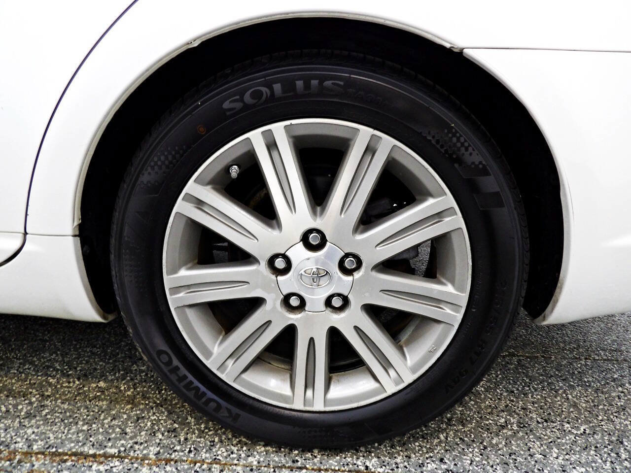 Used 2009 Toyota Avalon Limited FWD image 19