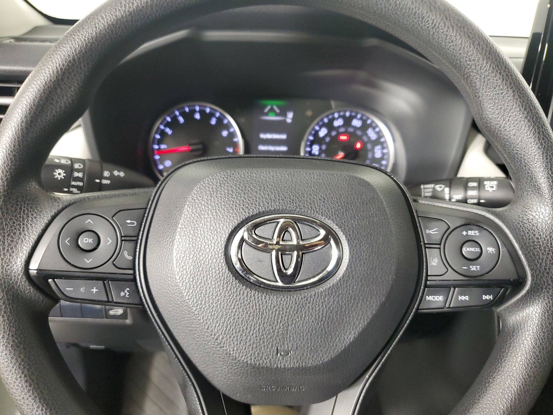 Used 2019 Toyota RAV4 XLE w/ Convenience Package image 34