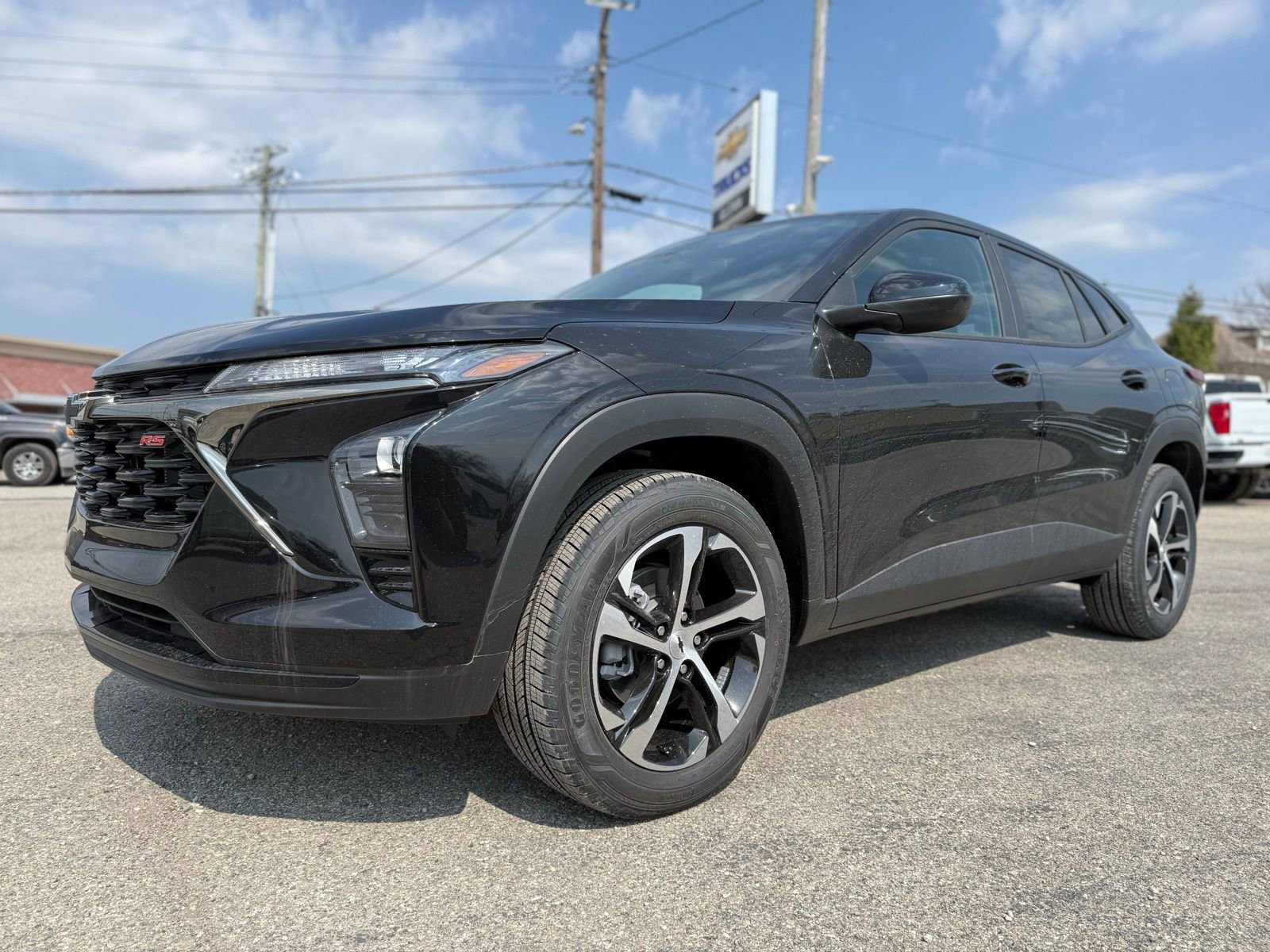 New 2026 Chevrolet Trax RS w/ Sunroof Package FWD image 2